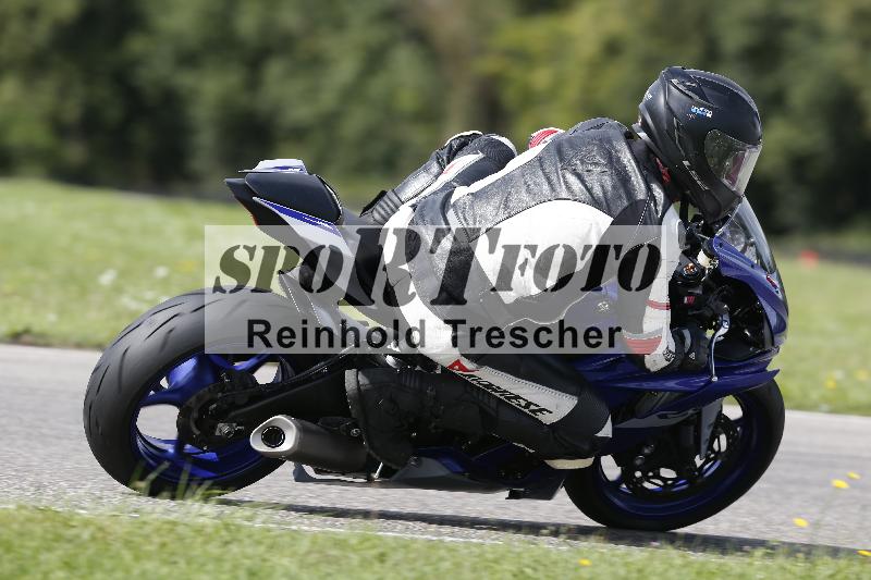 /53 16.09.2025 Track Day Domi Aegerter ADR/Gruppe gruen/backside
